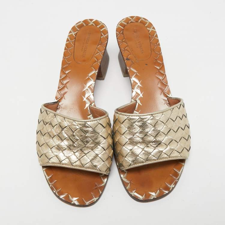 Pre Owned Bottega Veneta Gold Leather Ravello Slide Sandals Size Size 38