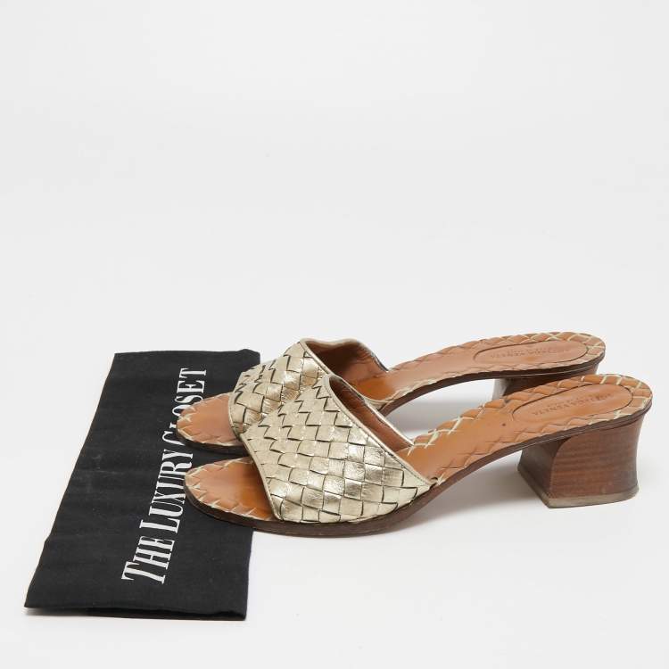 Pre Owned Bottega Veneta Gold Leather Ravello Slide Sandals Size Size 38