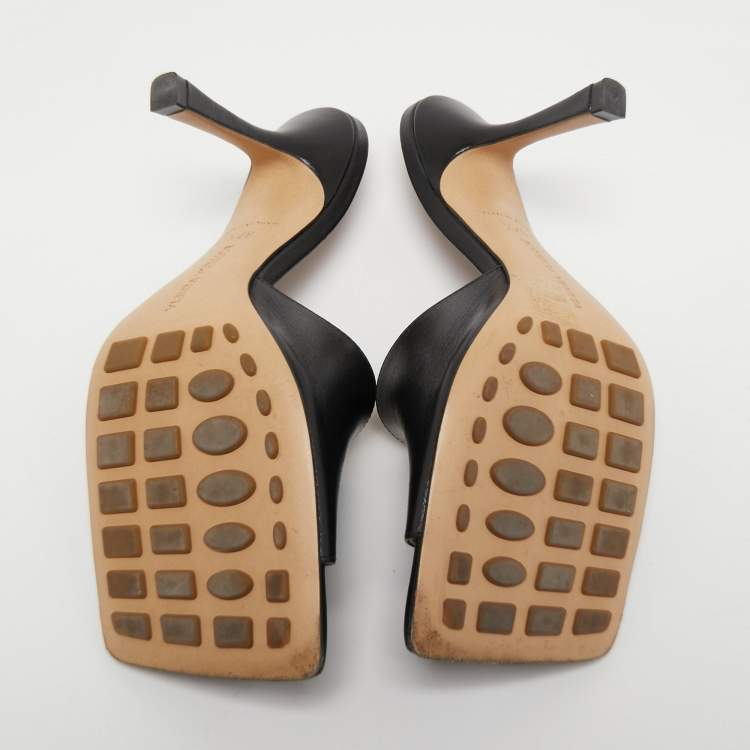مملوكة مسبقًا Bottega Veneta Black Leather Square Toe Slide Sandals Size 37.5