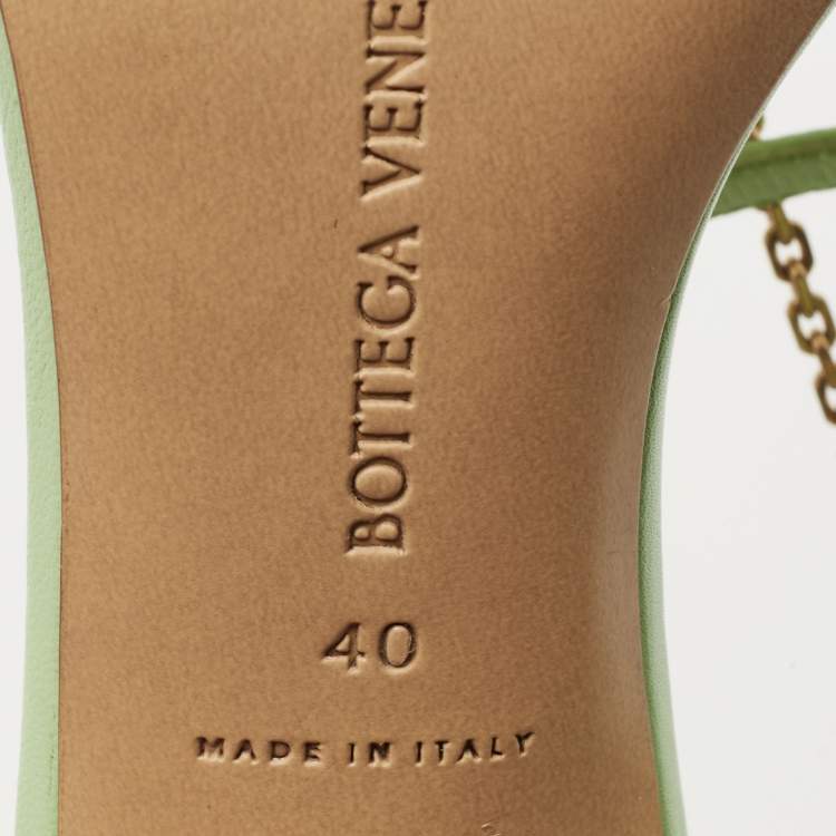 مملوكة مسبقًا Bottega Veneta Green Leather Chain Ankle Strap Sandals Size 40