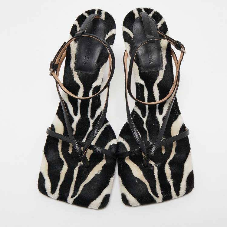 Pre Owned Bottega Veneta Black Leather Ankle Strap Sandals Size 40