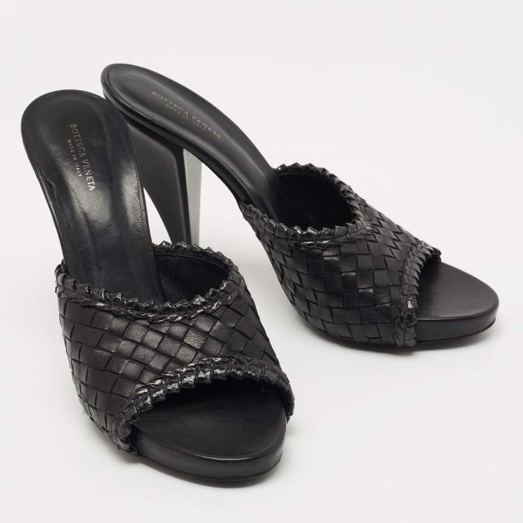 Pre Owned Bottega Veneta Black Intrecciato Leather Slide Sandals Size 40
