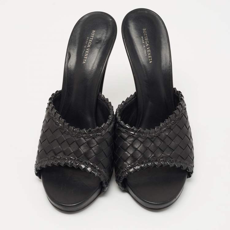 Pre Owned Bottega Veneta Black Intrecciato Leather Slide Sandals Size 40