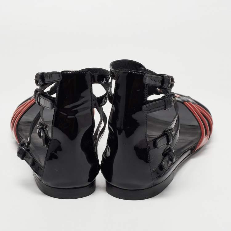 Pre Owned Bottega Veneta Black/Brown Patent Leather Flat Strappy Sandals Size 39.5