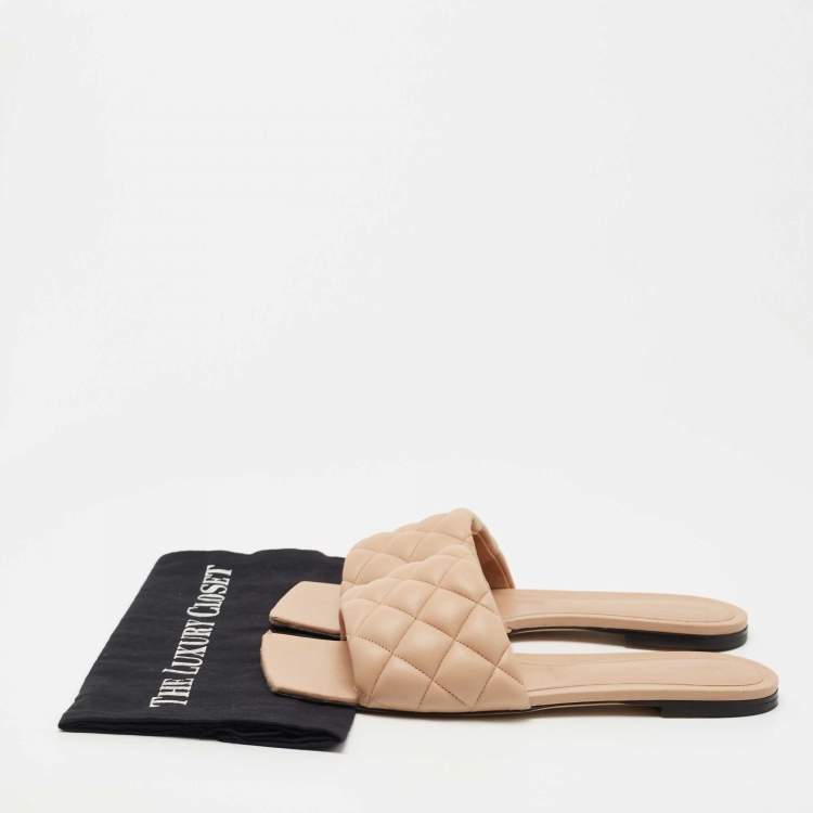 Pre Owned Bottega Veneta Beige Quilted Leather Lido Flat Slides Size 40.5