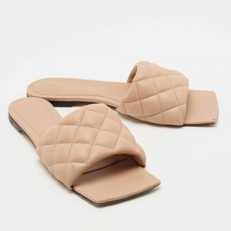 Pre Owned Bottega Veneta Beige Quilted Leather Lido Flat Slides Size 40.5