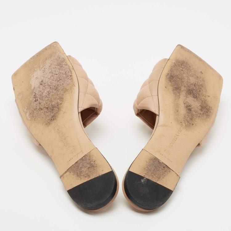 Pre Owned Bottega Veneta Beige Quilted Leather Lido Flat Slides Size 40.5