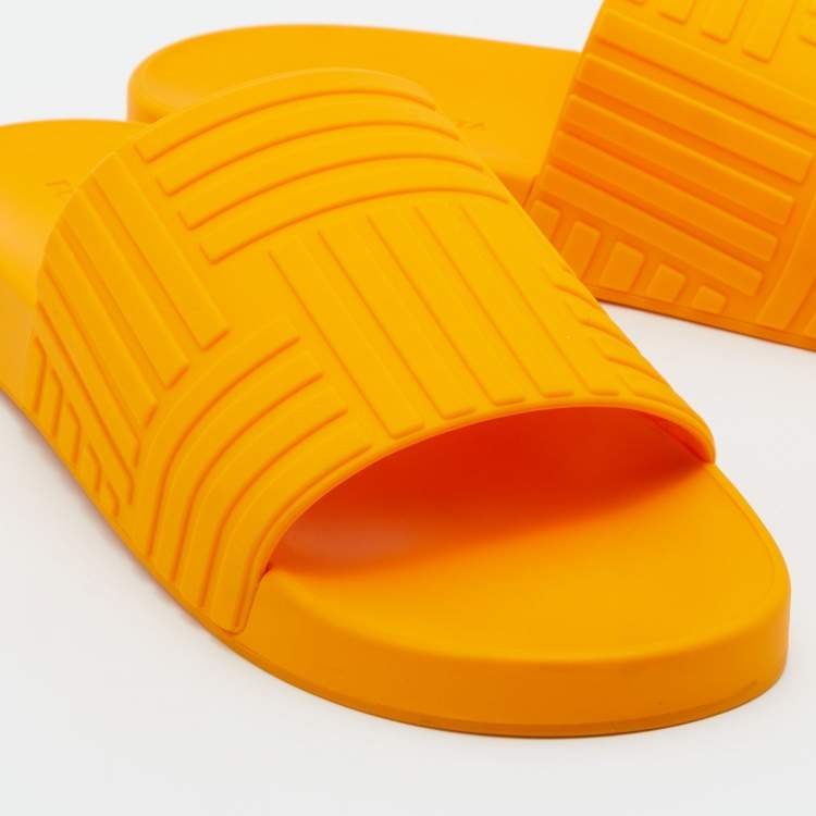 Pre Owned Bottega Veneta Bright Orange Rubber Flat Slides Size 40