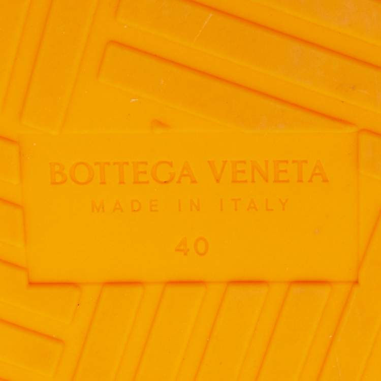 Pre Owned Bottega Veneta Bright Orange Rubber Flat Slides Size 40