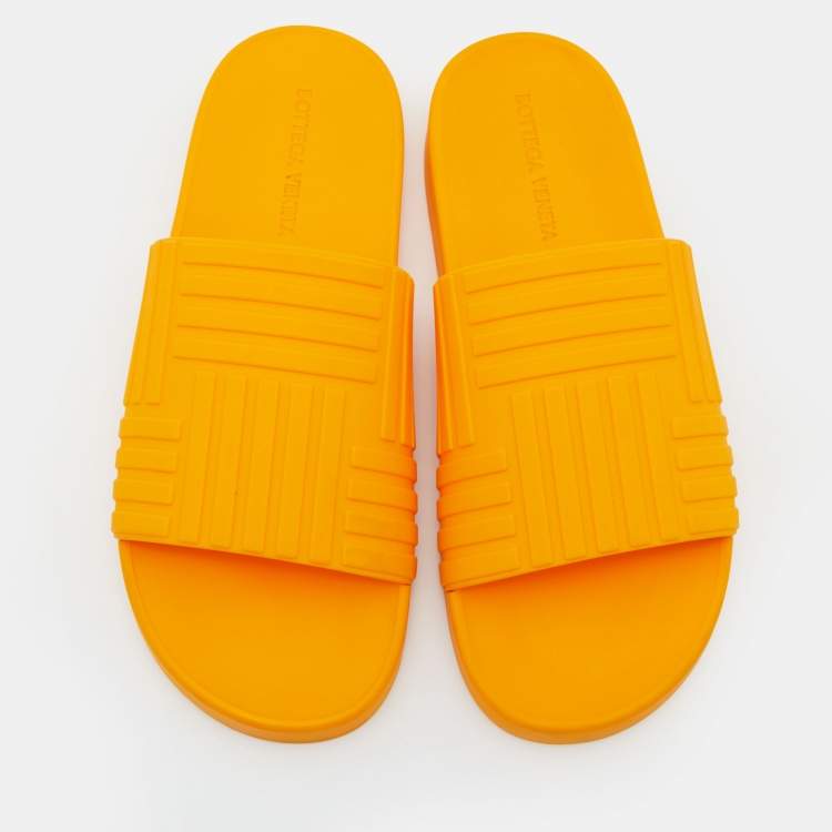 Pre Owned Bottega Veneta Bright Orange Rubber Flat Slides Size 40