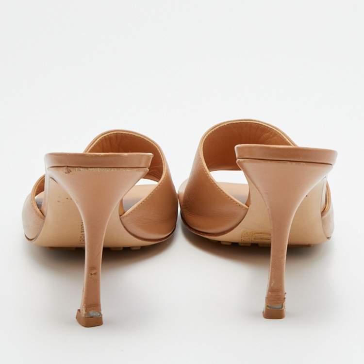 Pre Owned Bottega Veneta Light Brown Leather Stretch Slide Sandals Size 40