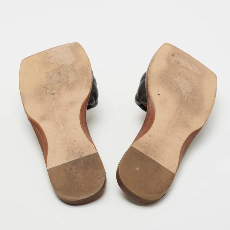 مملوكة مسبقًا Bottega Veneta Black Leather Flat Slides Size 38 