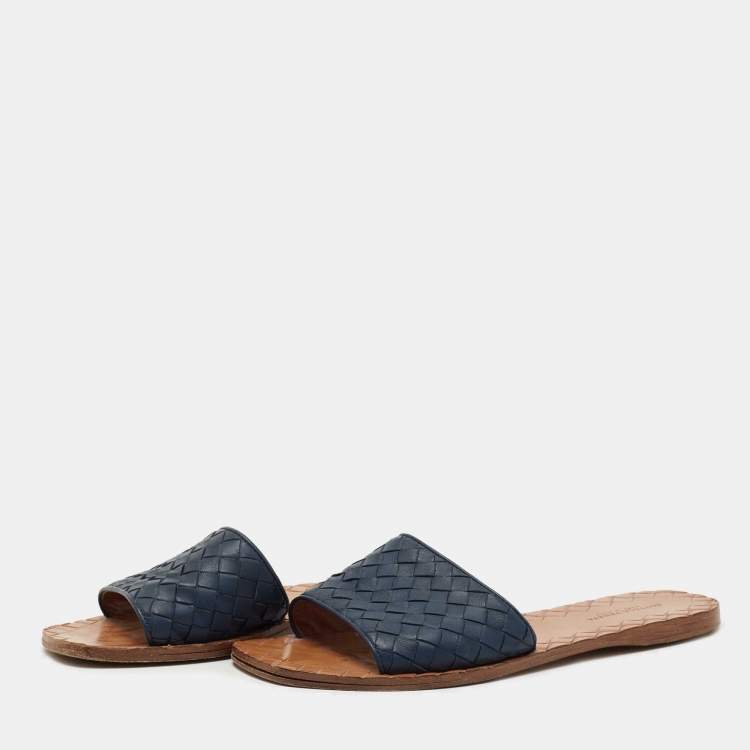 Pre Owned Bottega Veneta Blue leather Intrecciato Slides Flats Size 36.5