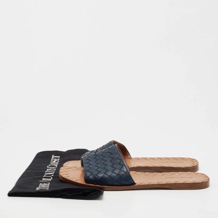 Pre Owned Bottega Veneta Blue leather Intrecciato Slides Flats Size 36.5