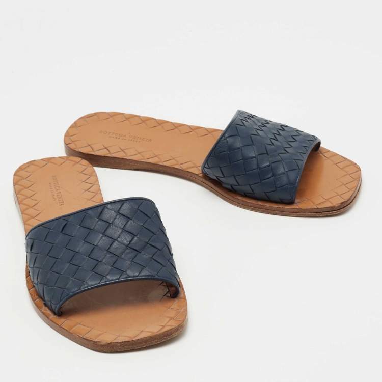 Pre Owned Bottega Veneta Blue leather Intrecciato Slides Flats Size 36.5