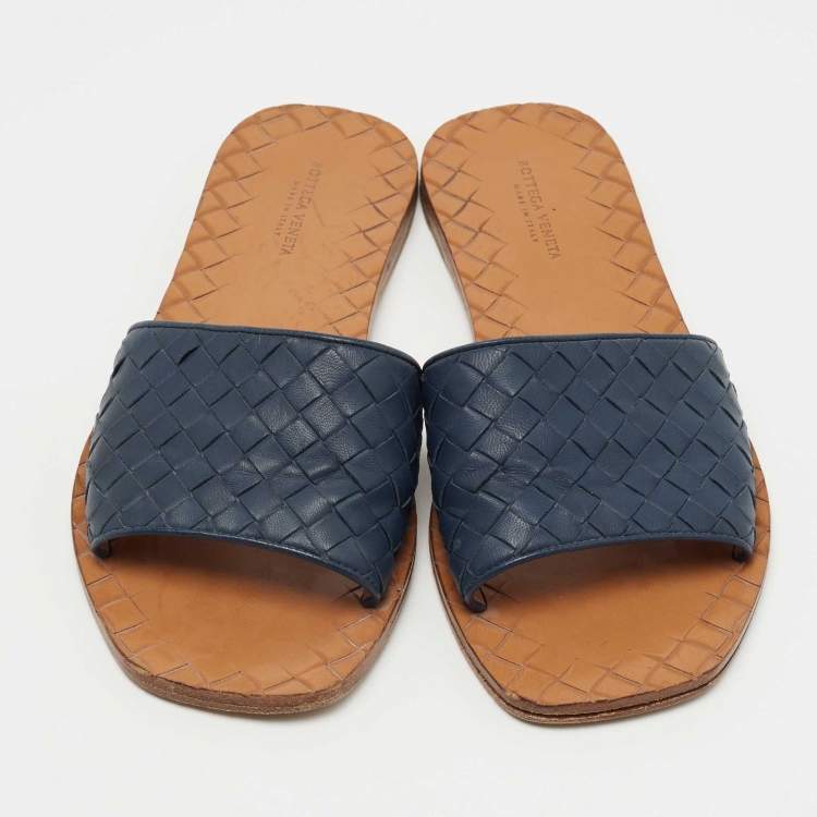 Pre Owned Bottega Veneta Blue leather Intrecciato Slides Flats Size 36.5