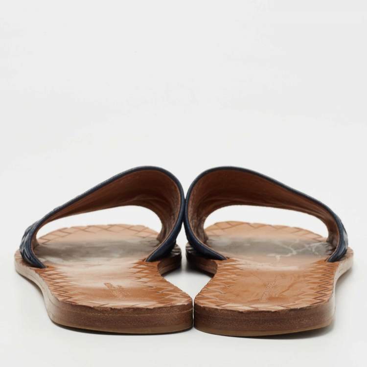 Pre Owned Bottega Veneta Blue leather Intrecciato Slides Flats Size 36.5