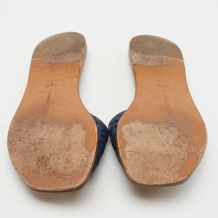 Pre Owned Bottega Veneta Blue leather Intrecciato Slides Flats Size 36.5