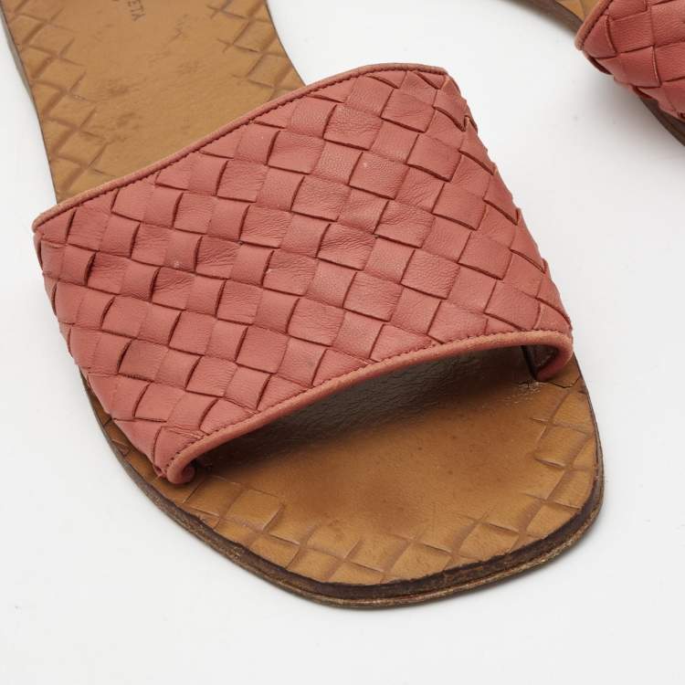 Pre Owned Bottega Veneta Pink Intrecciato Leather Flat Slides Size 41
