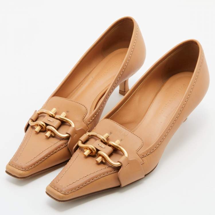مملوكة مسبقًا Bottega Veneta Beige Leather Madame Pumps Size 37.5