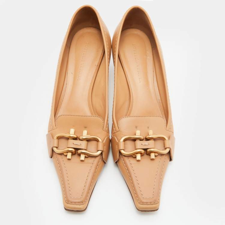 مملوكة مسبقًا Bottega Veneta Beige Leather Madame Pumps Size 37.5