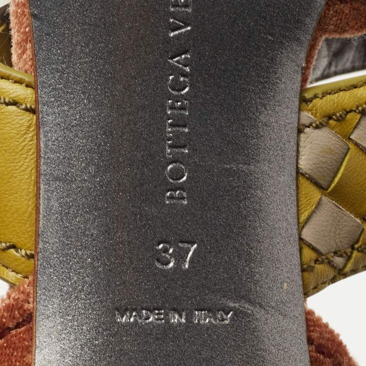 Pre Owned Bottega Veneta Tricolor Velvet and Intrecciato Leather Studded Pumps Size 37