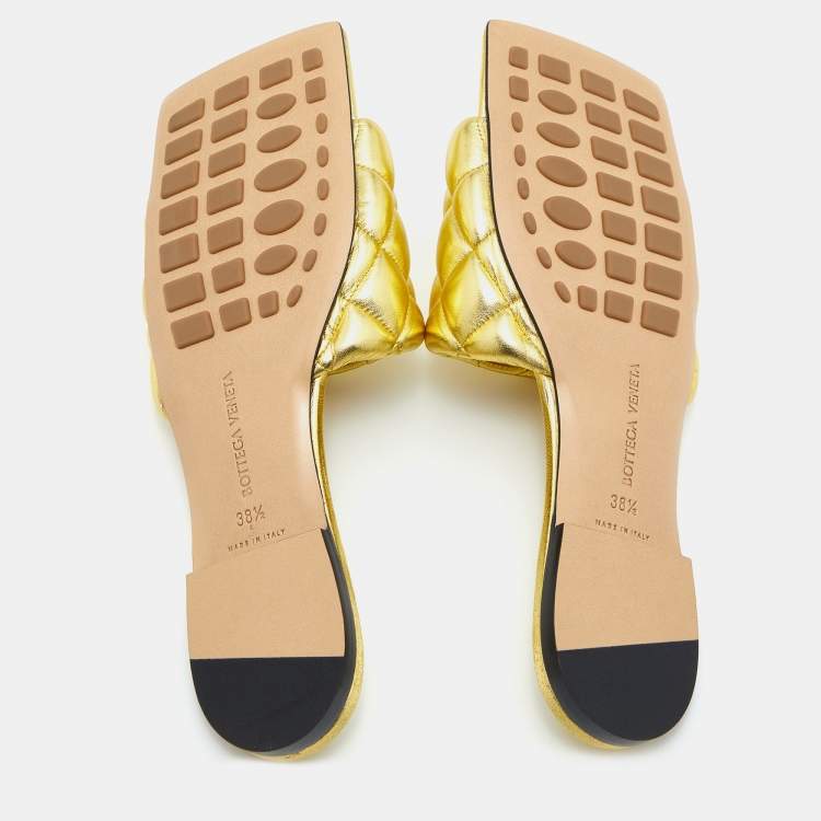 Pre Owned Bottega Veneta Gold Quilted Leather Lido Flat Slides Size 38.5