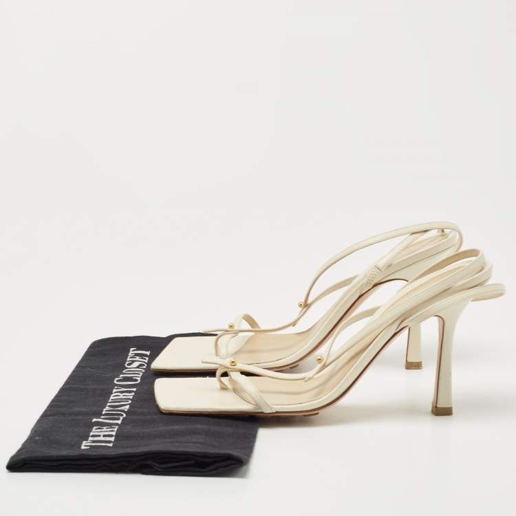 مملوكة مسبقًا Bottega Veneta Cream Leather Stretch T-strap Sandals Size 38