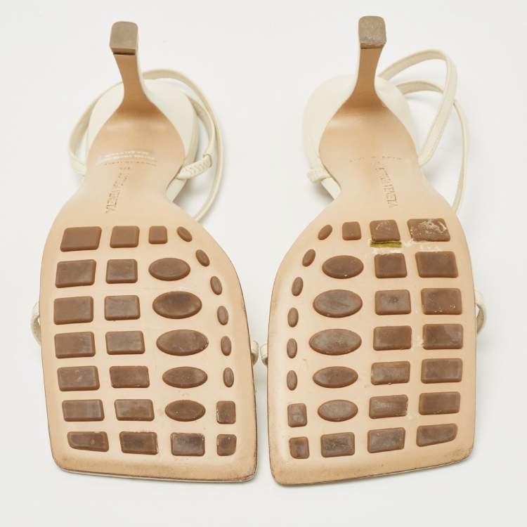 مملوكة مسبقًا Bottega Veneta Cream Leather Stretch T-strap Sandals Size 38