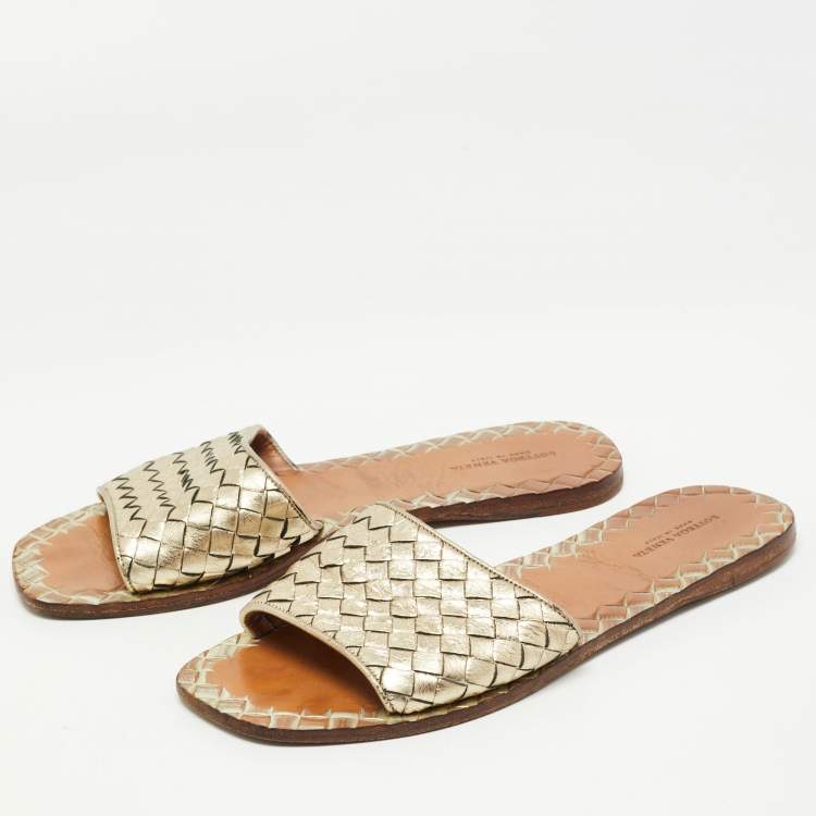 Pre Owned Bottega Veneta Gold Intrecciato Leather Flat Slides Size 38.5