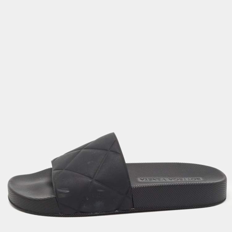 Pre Owned Bottega Veneta Black Quilted Rubber Pool Slides Size 38