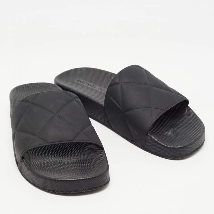 Pre Owned Bottega Veneta Black Quilted Rubber Pool Slides Size 38