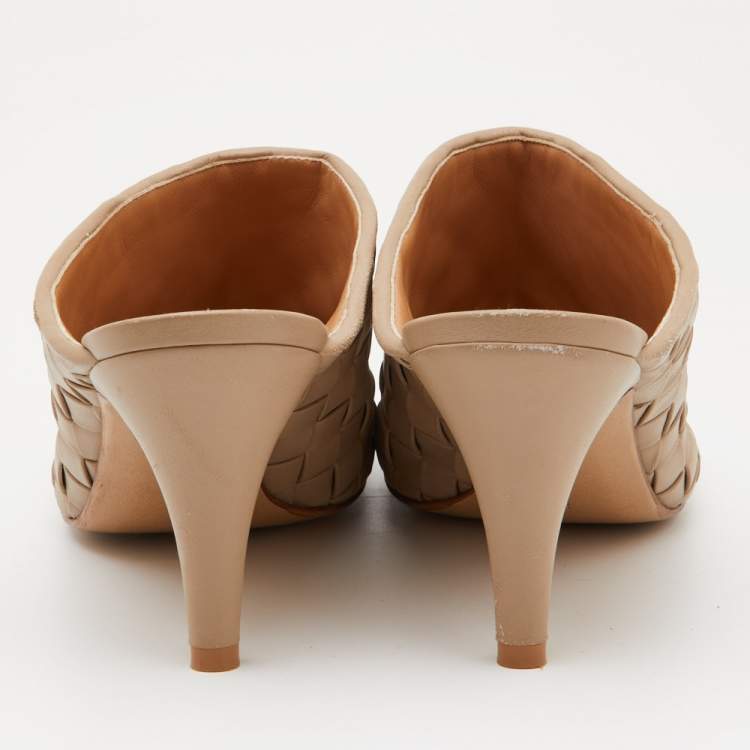 Pre Owned Bottega Veneta Light Brown Intrecciato Leather Mules Size 40