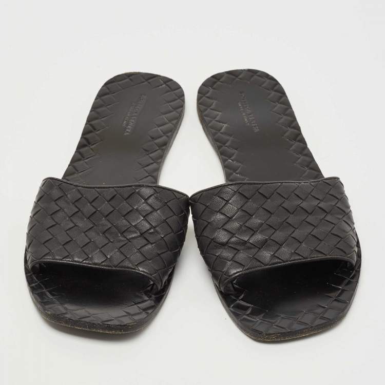 Pre Owned Bottega Veneta Black Intrecciato Leather Flat Slides Size 39