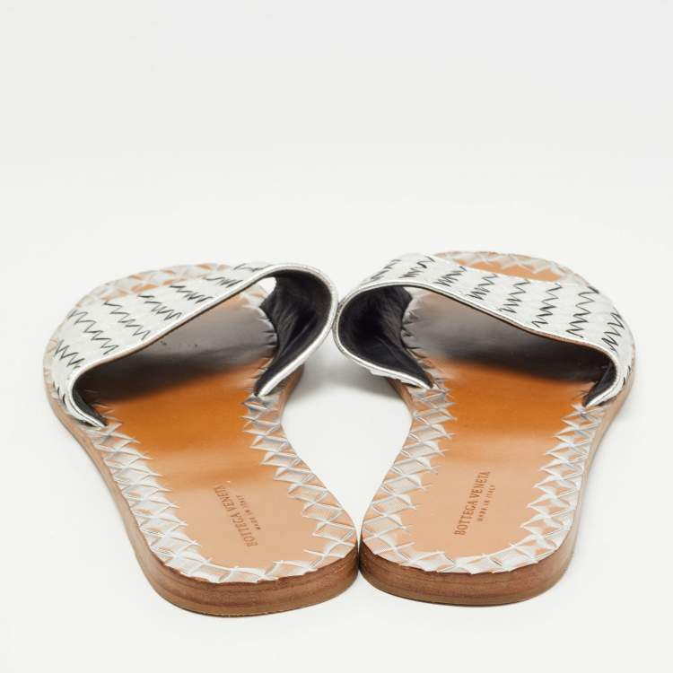 Pre Owned Bottega Veneta Silver Intrecciato Leather Flat Slides Size 39