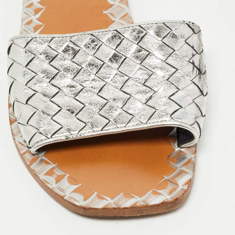 Pre Owned Bottega Veneta Silver Intrecciato Leather Flat Slides Size 39