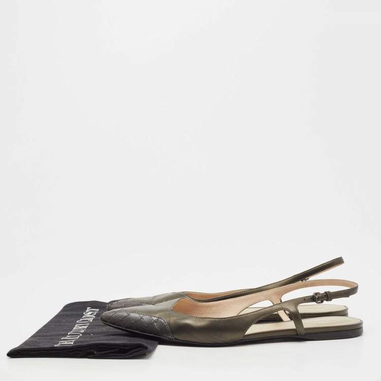 Pre Owned Bottega Veneta Two Tone Leather Slingback Flats Size 40