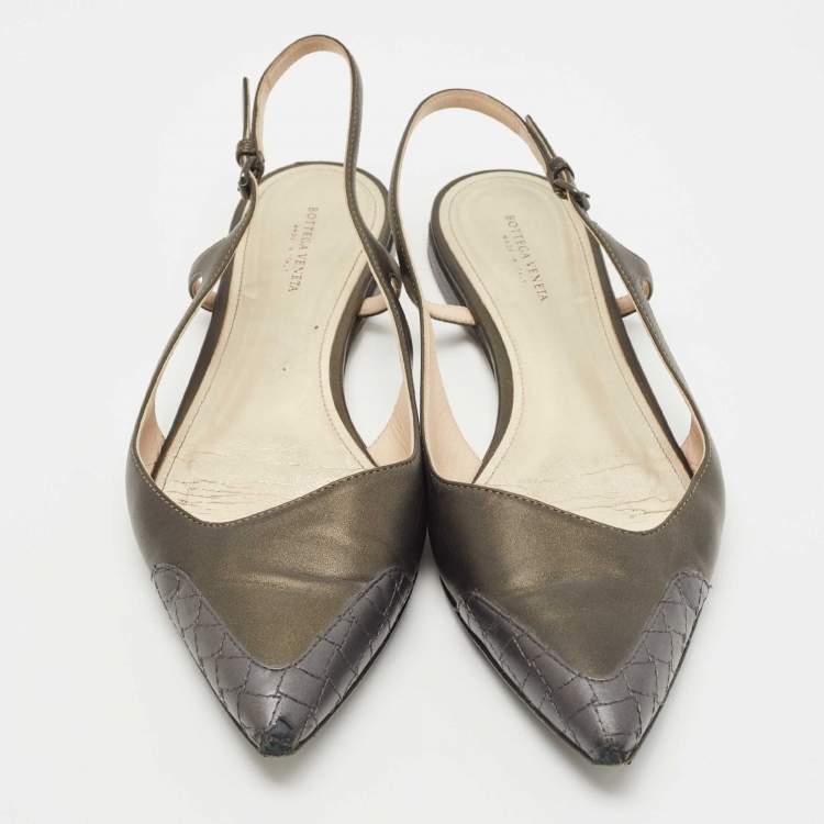 Pre Owned Bottega Veneta Two Tone Leather Slingback Flats Size 40