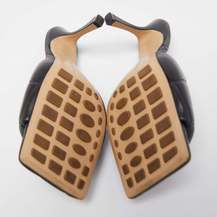 مملوكة مسبقًا Bottega Veneta Black Quilted Leather Lido Slide Sandals Size 39
