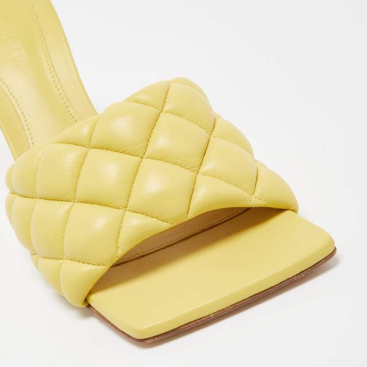 مملوكة مسبقًا Bottega Veneta Yellow Quilted Leather Slide Sandals Size 39
