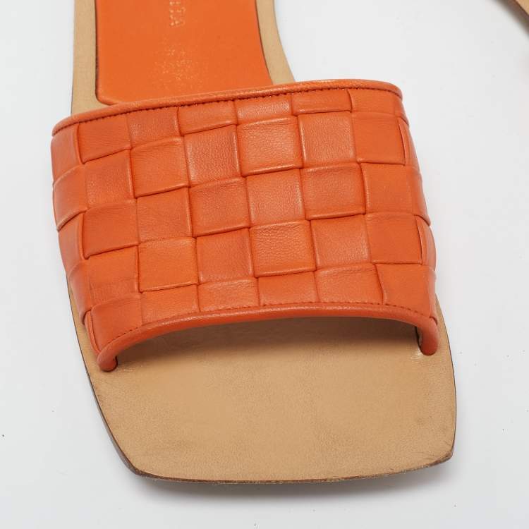 Pre Owned Bottega Veneta Orange/Beige Intrecciato Leather Square Toe Flat Slides Size 37