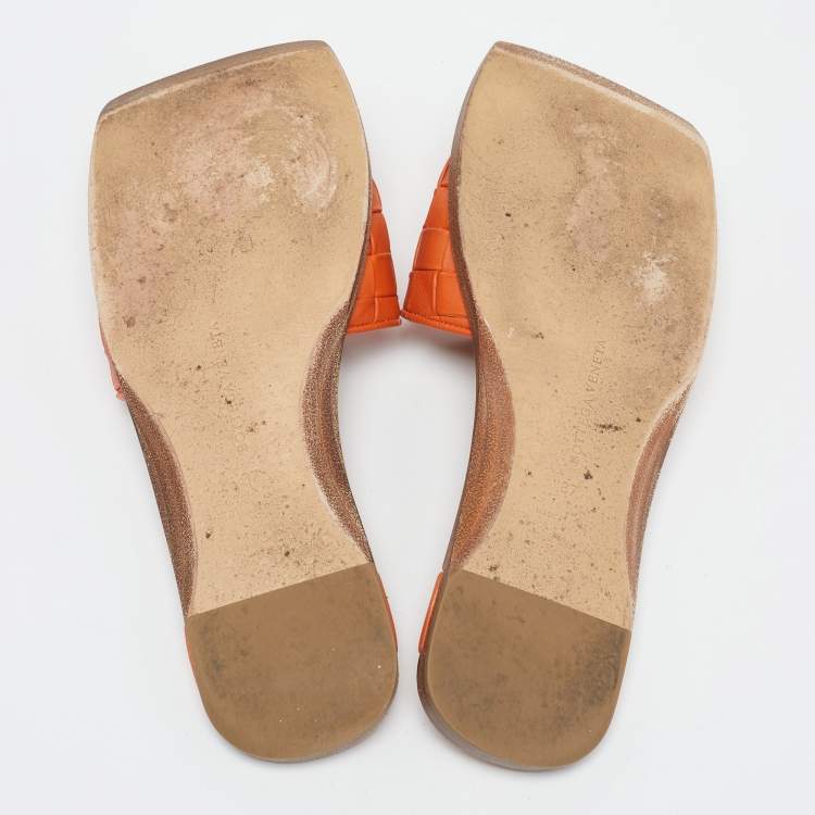 Pre Owned Bottega Veneta Orange/Beige Intrecciato Leather Square Toe Flat Slides Size 37
