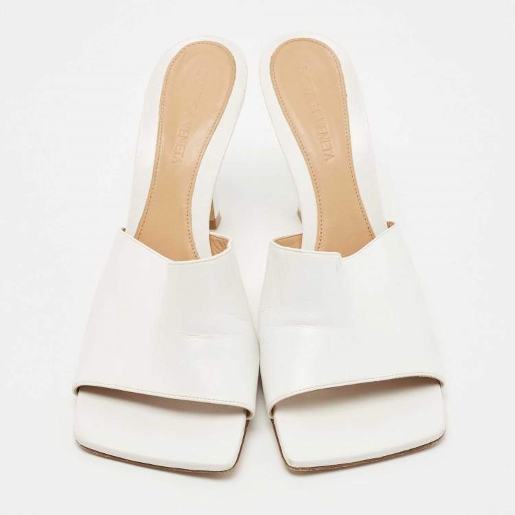 Pre Owned Bottega Veneta White Leather Square Toe Slides Size 38  
