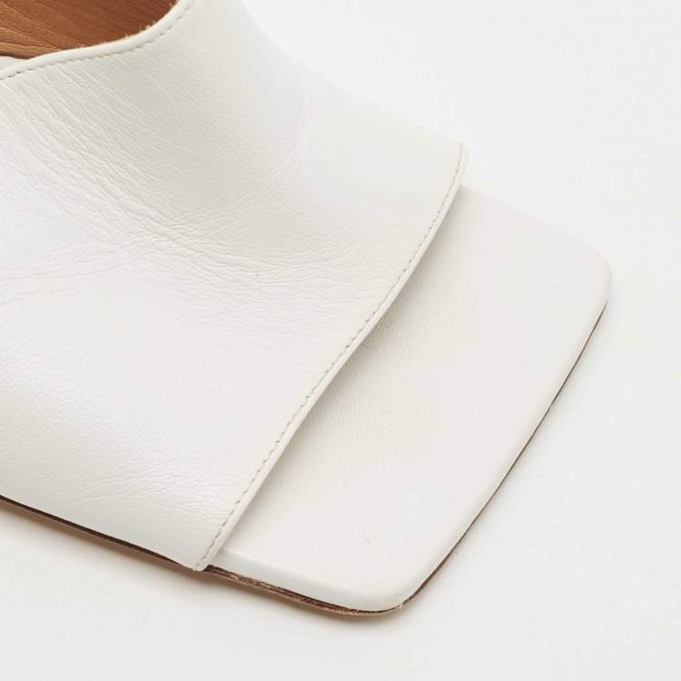 Pre Owned Bottega Veneta White Leather Square Toe Slides Size 38  