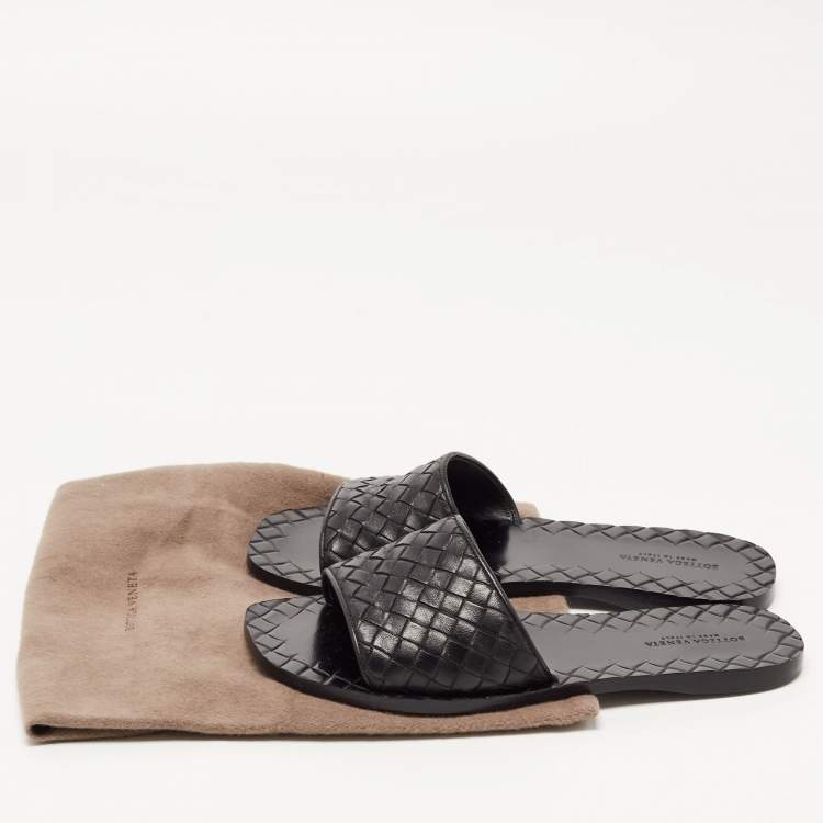 مملوكة مسبقًا Bottega Veneta Black Leather Intrecciato Flat Slides Size 36