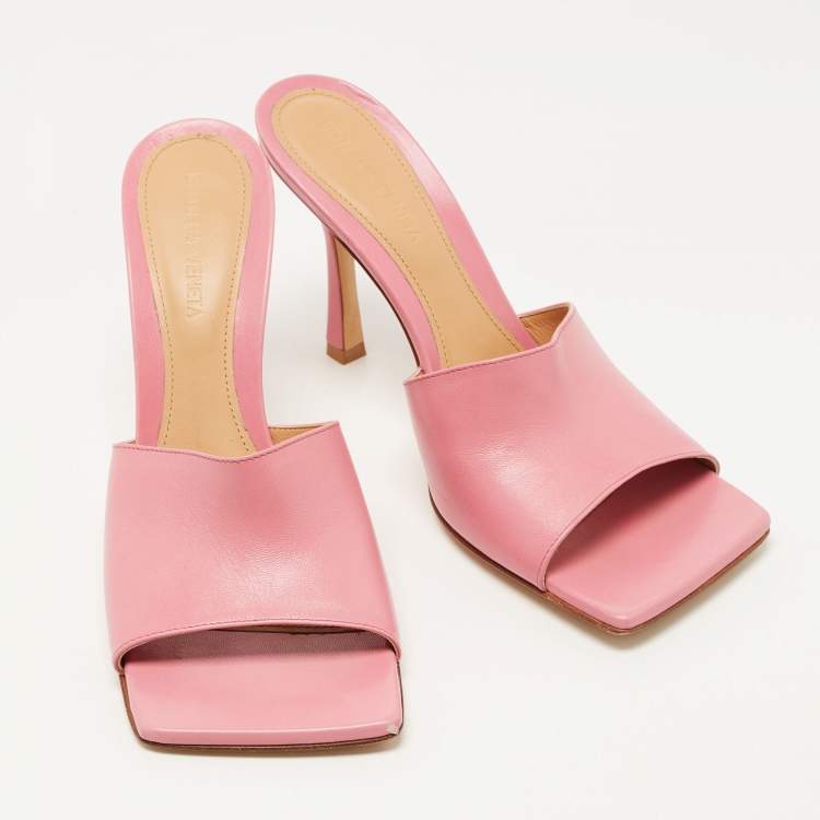 مملوكة مسبقًا Bottega Veneta Pink Leather Stretch Square Toe Flat Slides Size 39 