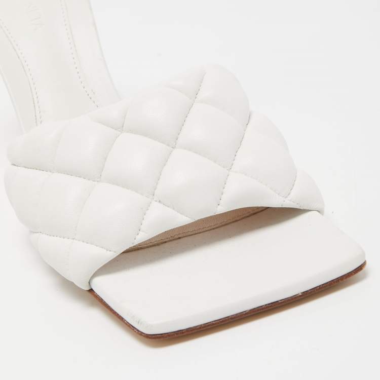 Pre Owned Bottega Veneta White Quilted Leather Lido Slide Sandals Size 38.5