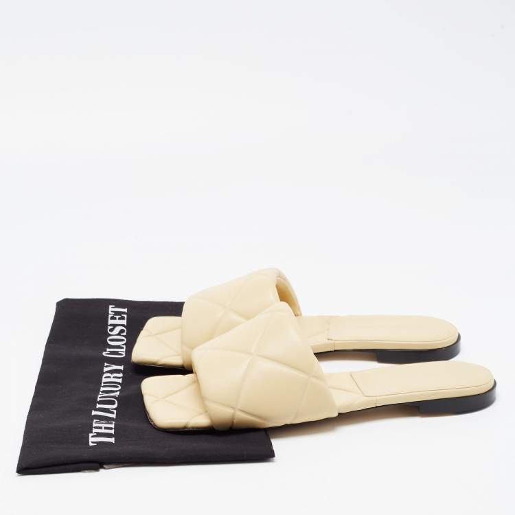 Pre Owned Bottega Veneta Cream Quilted Leather Lido Flat Slides Size 39.5