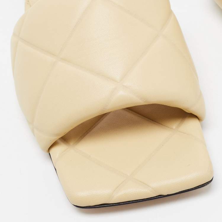 Pre Owned Bottega Veneta Cream Quilted Leather Lido Flat Slides Size 39.5