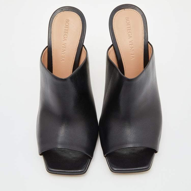 Pre Owned Bottega Veneta Black Leather Knot Heel Mules Size 36
